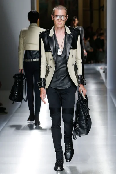 Look 45